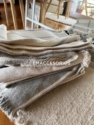 Imagen 9 de 10 de Mantas Grandes 150 X 220 Para Sillon Pie De Cama Alfombra
