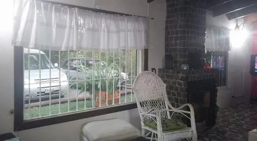 Casa 2 Dorm. Lote 20 X 100 .apta Banco - Abasto