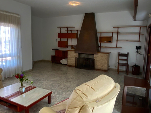 Casa 3 Dormitorios 2 Baños Tiene 2 Terrenos