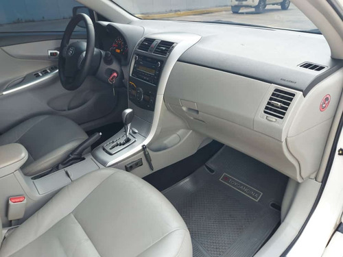 Imagen 12 de 17 de Toyota Corolla Gli