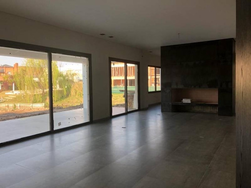 Imagen 18 de 21 de Casa Al Lago En Los Castores