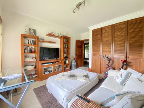 Casa En Venta De 6d En Condominio Los Cantaros. En Temuco