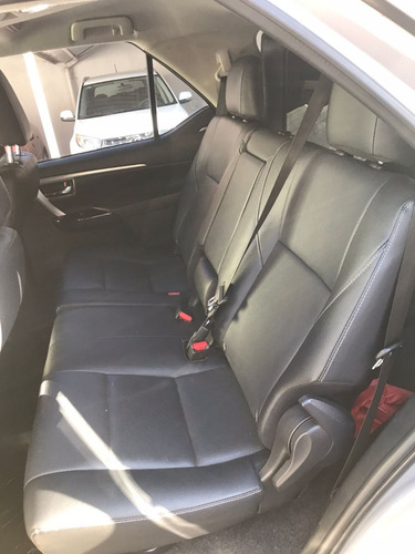 Imagen 12 de 14 de Toyota Hilux Sw4 4x4 Srx 2.8 Tdi At 7as Diesel - 2021