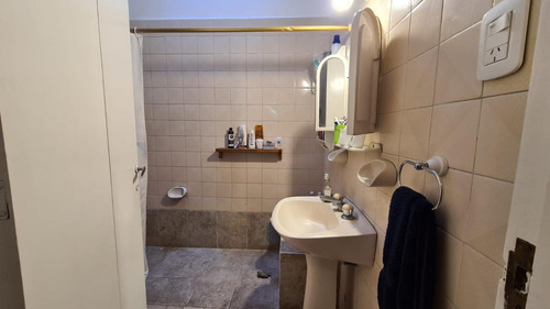 Imagen 4 de 10 de Casa Ph Con Ambientes Amplios Y Luminosos En Castelar Sur