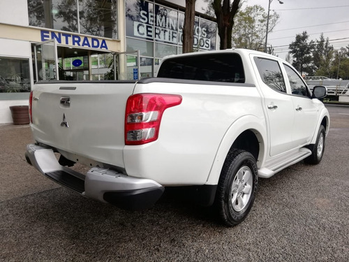 Imagen 4 de 13 de Mitsubishi L200 2018 2.4 Cabina Doble 4x2 Mt