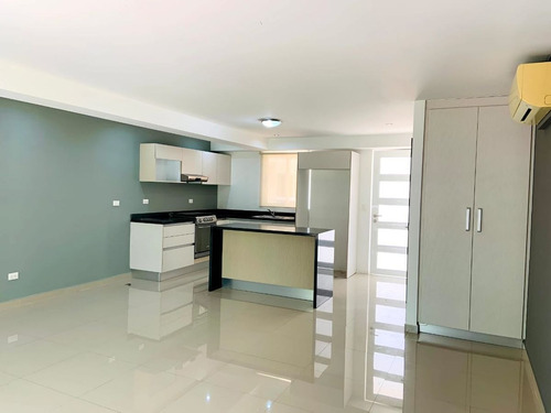 Imagen 5 de 17 de Departamento En Excelente Ubicación, Zona Residencial De Can