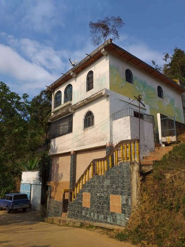 Casa En Venta En Carayaca