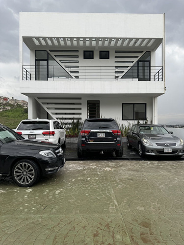 Residencia Nueva Muy Espaciosa Venta En Las Vilas, Cod. Zv1380