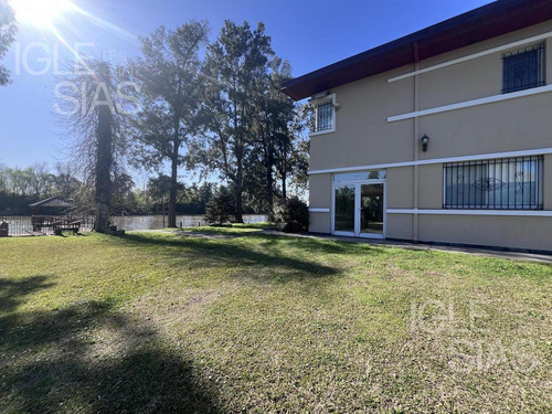 Casa Sobre El Río En Dique Luján