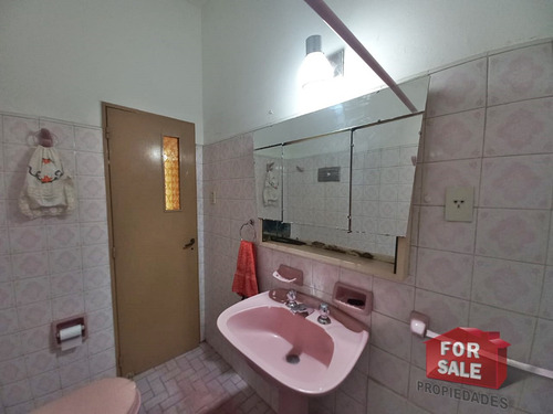 Imagen 9 de 11 de Ph De 2 Ambientes Para Uso Profesional, En Planta Baja.