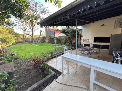 Casa Céntrica Con Amplio Parque En Mercedes Corrientes