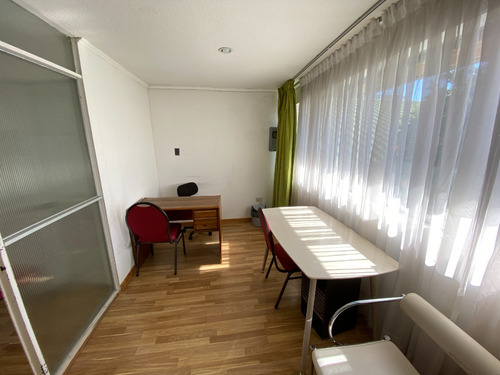 Amplia Oficina En Pleno Centro 4 Privados 2 Baños 2 Est