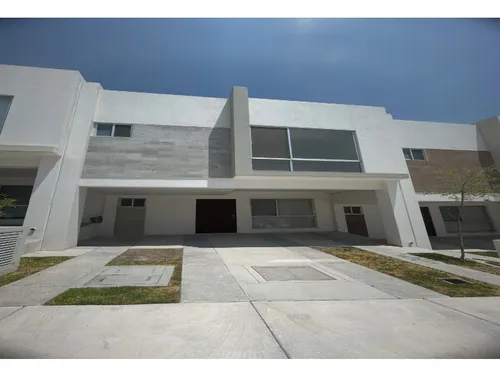 Condominio Vitara, El Marques Queretaro, Casa Club, Alberca, Gym, Accceso Controlado, Vigilancia 24/7, Amplios Espacios, Acabados De Lujo, No Dejes Pasar Esta Oportunidad !!!
