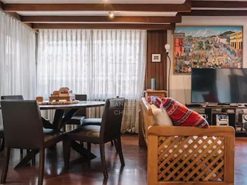 Casa Esquina Tradicional Cercana A Clínica Alemana