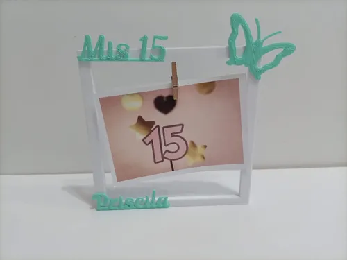 24 Souvenirs 15 Años Portafotos Personalizados Con Diseños.