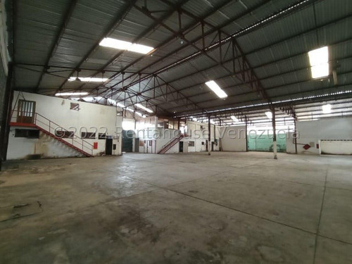 Galpon En Venta En La Av. Intercomunal Maracay. S/ La Providencia 25-12948 More