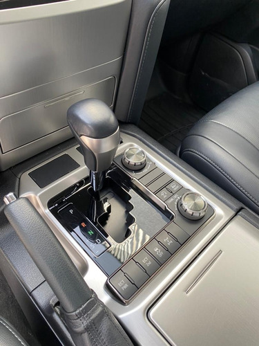 Imagen 9 de 14 de Toyota Land Cruiser 200