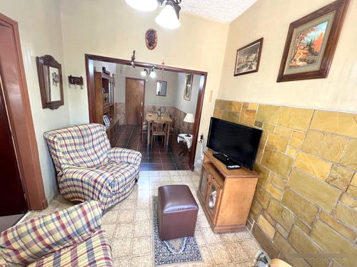 Venta Casa, A Dos Cuadras De 8 De Octubre, 3 Dormitorios