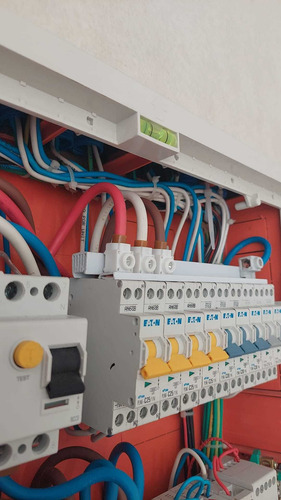 Imagen 3 de 10 de Electrcista Autorizado Cat C