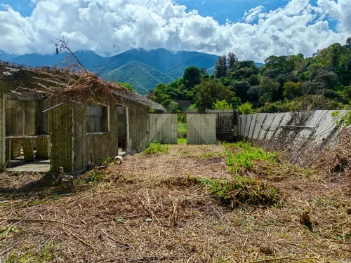 Casa En Obra Gris Mucunután
