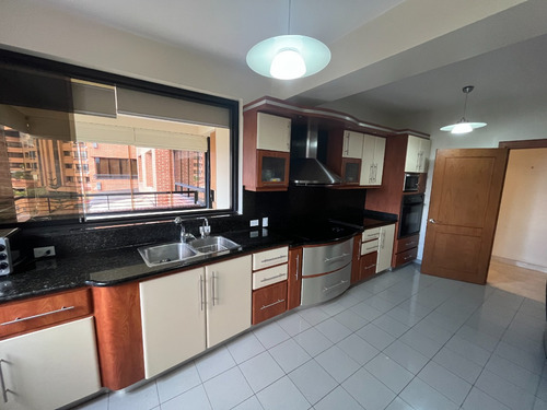 En Venta Apartamento Con Espectacular Vista Al Avila. Sal