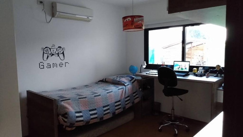 Imagen 8 de 11 de Venta Casa / 635 Bis Y 11 Bis / 3 Dormitorios / Piscina