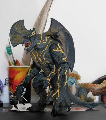 Neca Pacific Rim Figure Ultra Deluxe Kaiju Trespasser