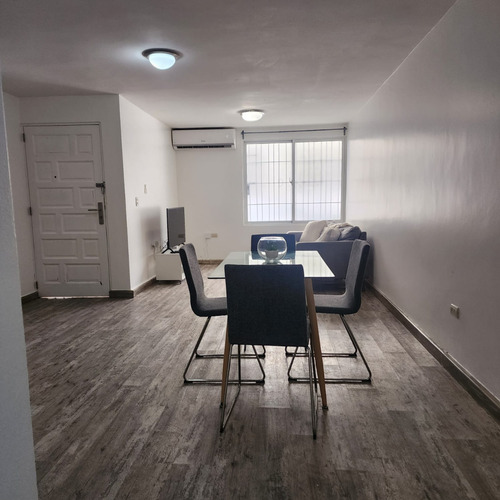 Se Alquila, Apartamento 1hab Amueblado Remodelada, Centrico Y Acogedor En Naco