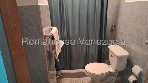 Bello Monte !! Local Comercial A Pie De Calle, 169,44 M2, 2 Baños, Área Operativa De 142 M2, Área Independiente De Oficina Con 26,79 M2, Entradas Por 2 Calles. Excelente Ubicación !!