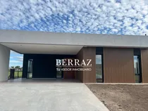 Comprar Casa Venta 3 Dormitorios Barrio Santa Lucia Lote 555 M2 Pilar Del Este