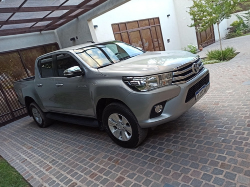 Toyota Hilux 2.8 Cd Srv 177cv 4x2 2016