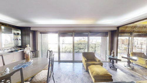 Departamento De 4 Ambientes En Venta En Flores.