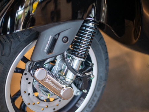 Vespa Gts 300 Super Negra Modelo 2023 Entrega Ya