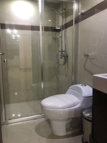 Imagen 10 de 14 de Alquiler Fijo Moderno Apartamento. 2h. Terraza. Playa El Angel.