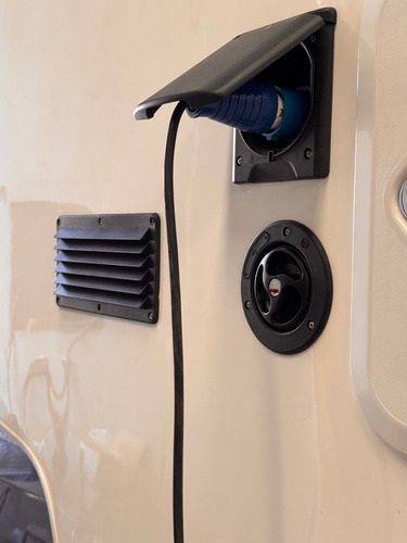 Camper U333 Motorhome - Camper - Doble Cabina