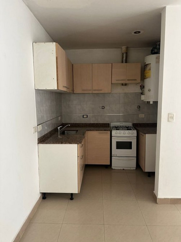 Impecable Departamento Disponible En El Centro De Monte Grande!! Italiani 340 Pb Depto C