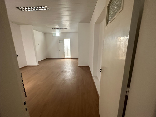 Escritorio - San Jose 1337 Apto 10