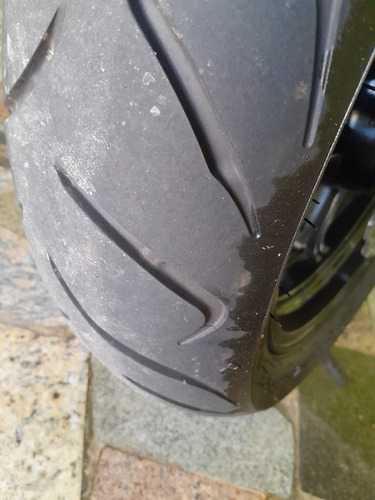 Moto Com Muitos Acessorios.