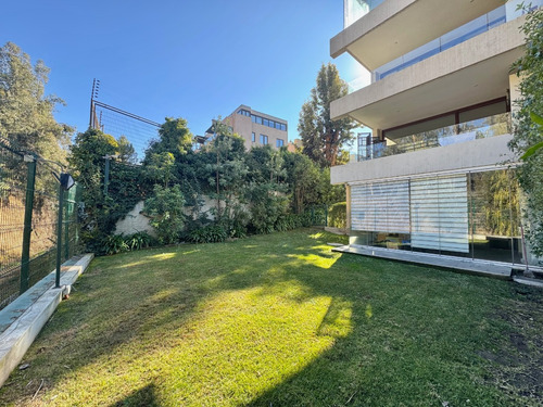 En Primer Piso, Con Jardín Y Vista A Verde Con Conectividad