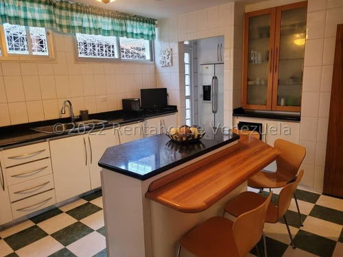 Imagen 6 de 17 de Macaracuay, Casa Ben Construida, Acabados De Primera