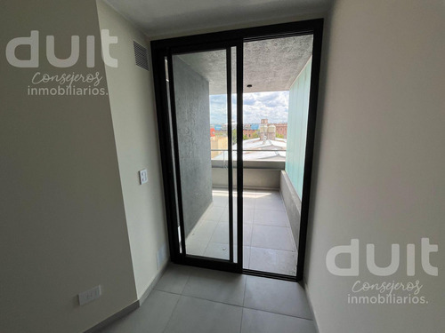 Venta En Nueva Córdoba - Planta Baja De 66 Metros Propios Y Patio Exclusivo