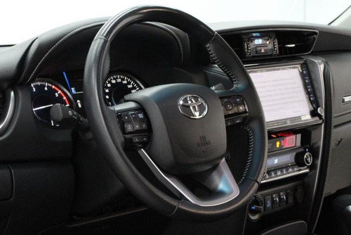 Imagem 8 de 11 de Toyota Hilux Sw4 2.8 D-4d Turbo Diesel Srx 7l 4x4 Automático