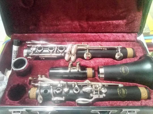 Imagen 2 de 6 de Clarinete Júpiter Con Abrazadera Bg Super Revelación