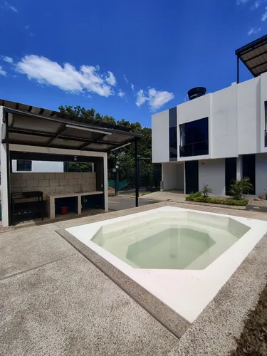 Casa En Venta En La Sabana. Cod V30268