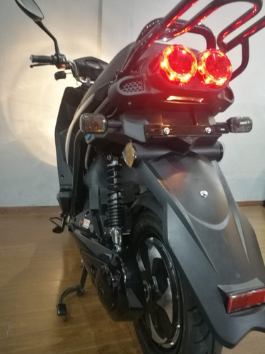 Imagen 4 de 21 de Scooter Electrico Sunra Luhu Bateria Litio Para Uso Interno