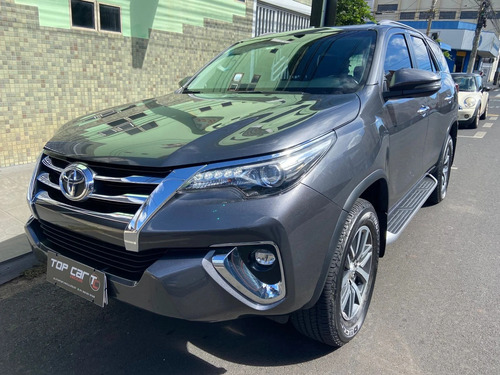 Toyota Hilux SW4 2.8 SRX 4X4 7 LUGARES 16V TURBO INTERCOOLER DIESEL 4P AUTOMÁTICO