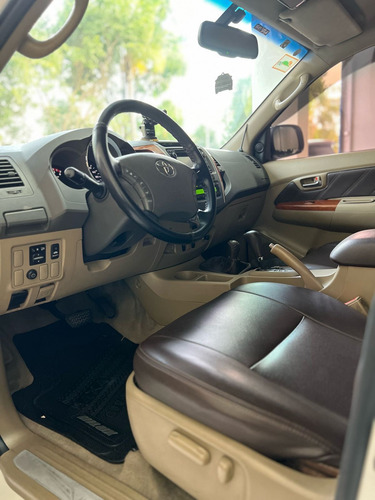 Toyota Hilux SW4 3.0 Srv 7l 4x4 Aut. 5p