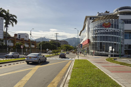 Imagen 2 de 12 de Local En Arriendo En Villavicencio C.c. Llanocentro