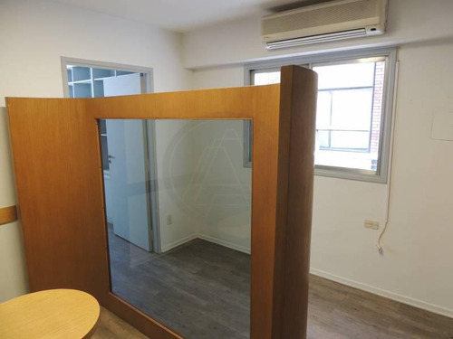 Oficina De Dos Ambientes En Venta En Tribunales (apto Crédito)