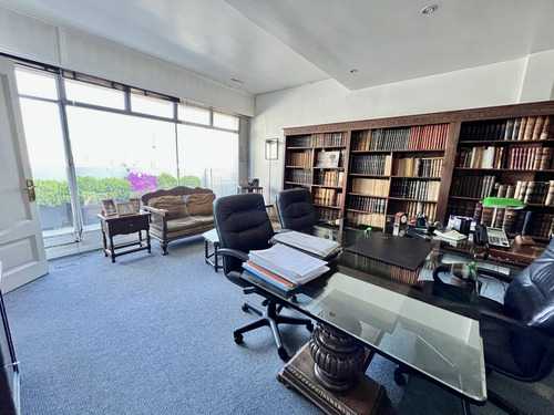 Venta De Penthouse Con 8 Dormitorios En Centro